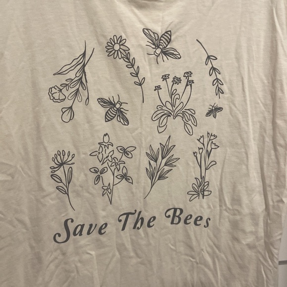 American Eagle Outfitters oversized Women's Cream “save the bees” t-shirt medium - Picture 4 of 10